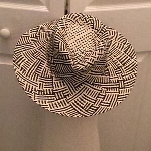 🖤NWT Just Way Too Awesome Floppy Hat Closet Must Have 🖤